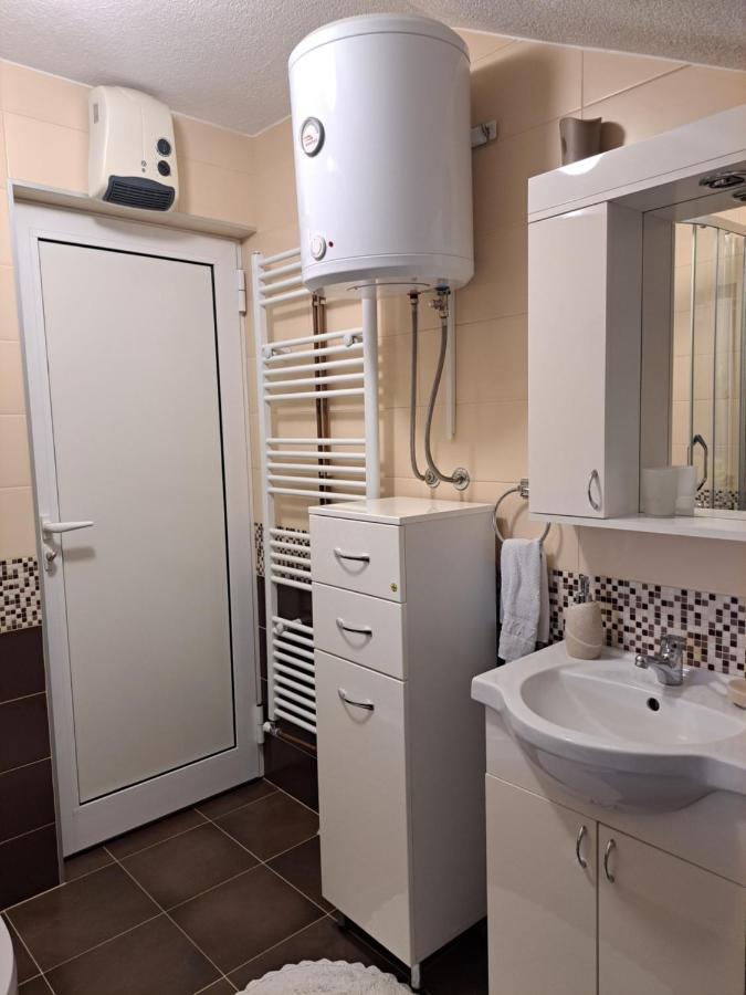 Apartman Avram Kotor Varos エクステリア 写真